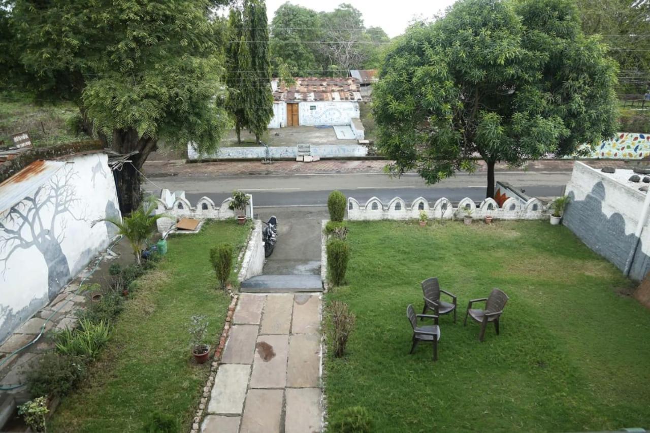 Mandu Sarai Mandu Hotel Bagian luar foto